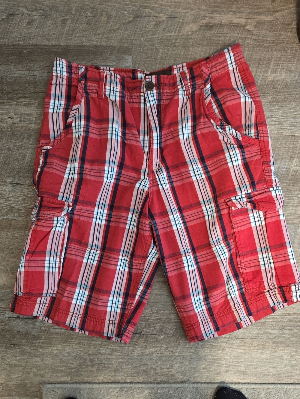 No Boundaries Red Plaid Men's Cargo Shorts